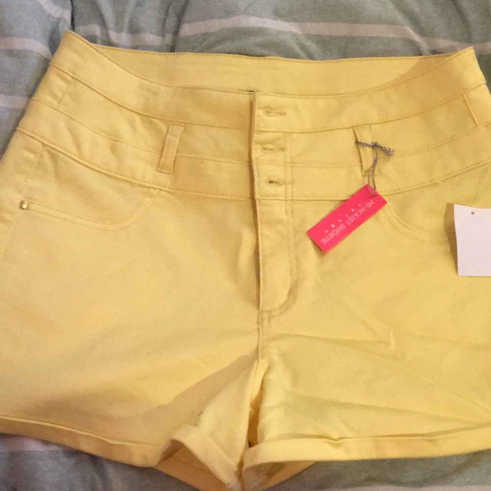 Yellow refuge shorts